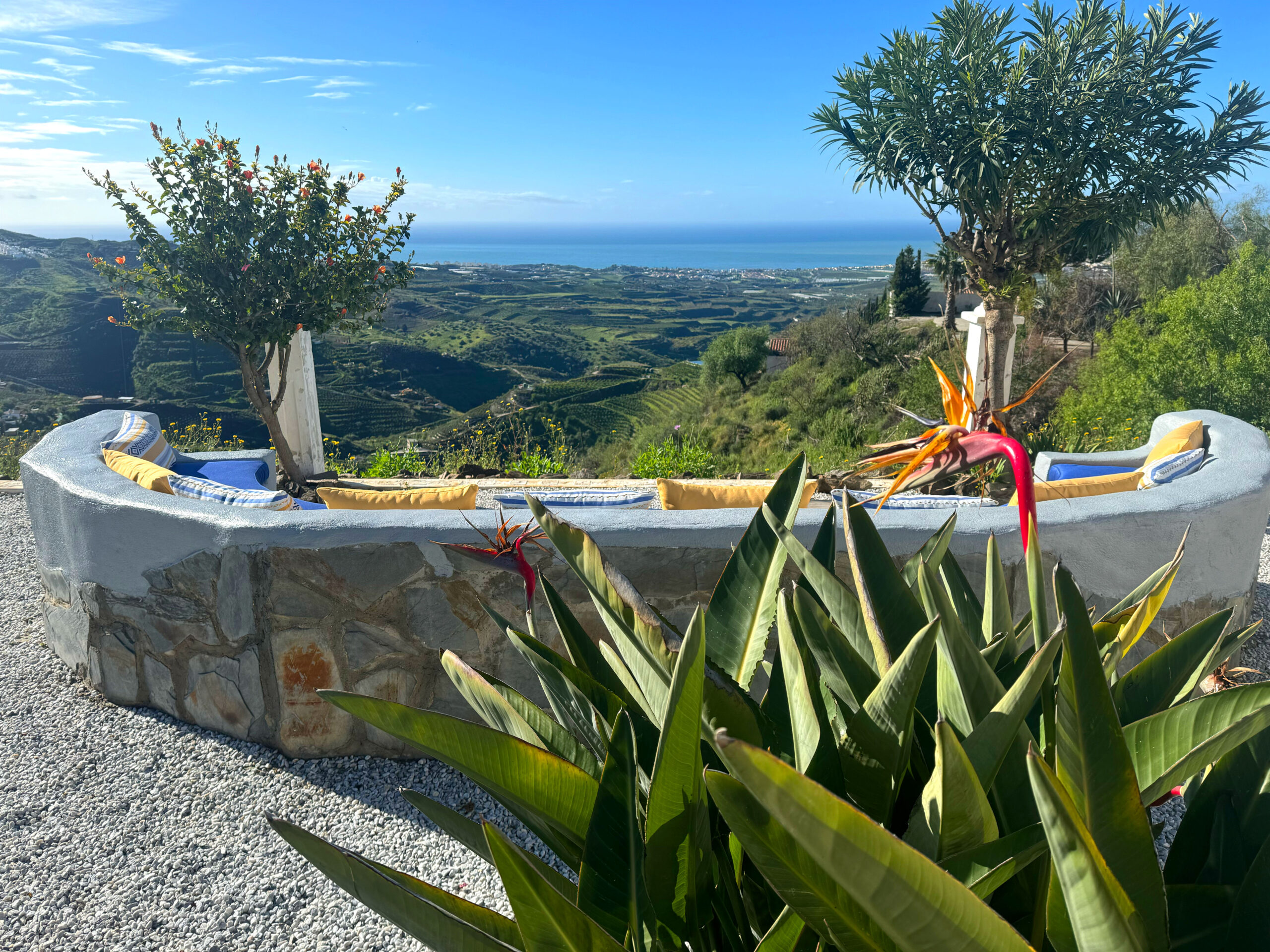 bank met uitzicht over de middelandse zee bij Arenas en Torre del Mar
